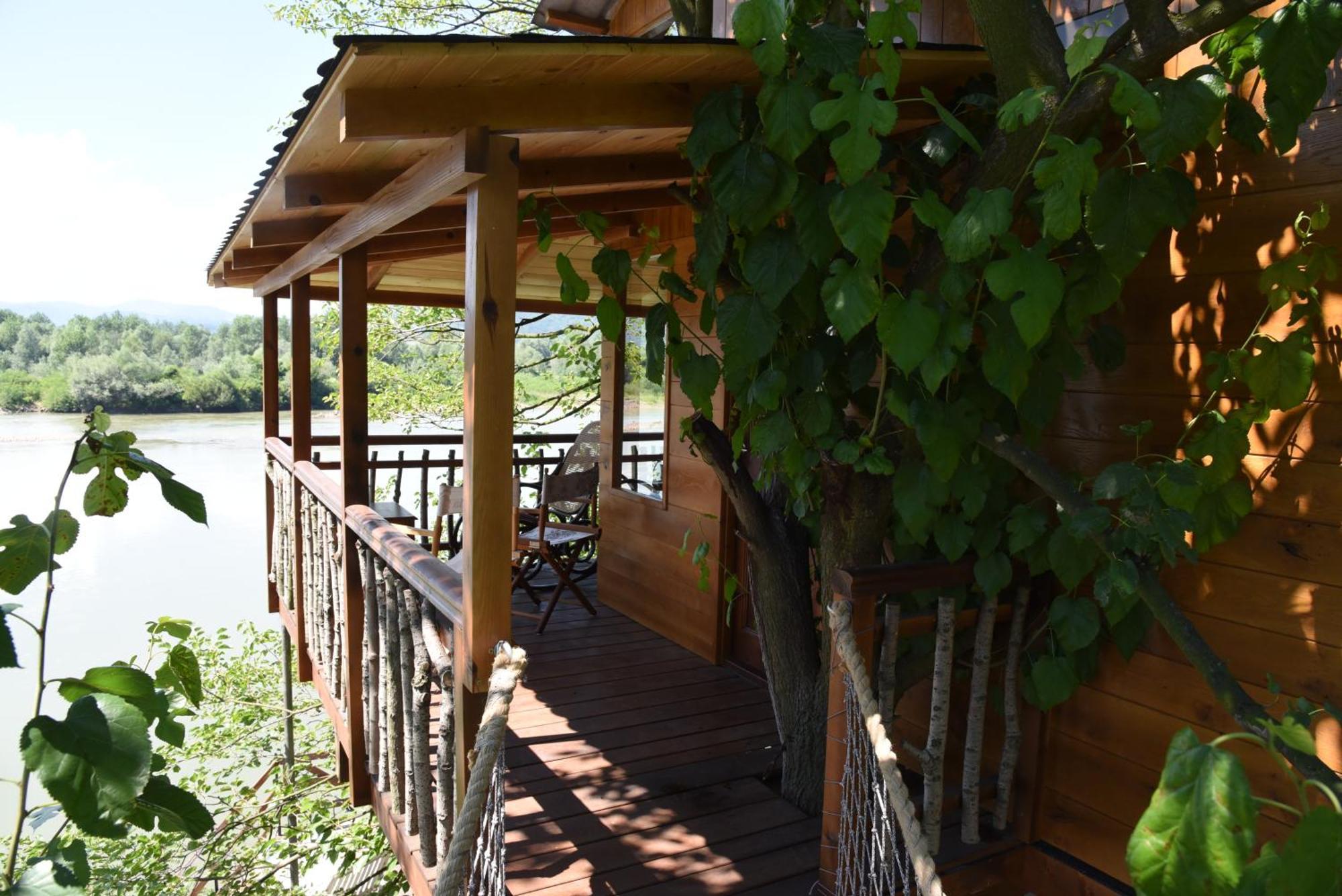 Holiday Home Kucica Na Drvetu Banja Koviljača Екстериор снимка