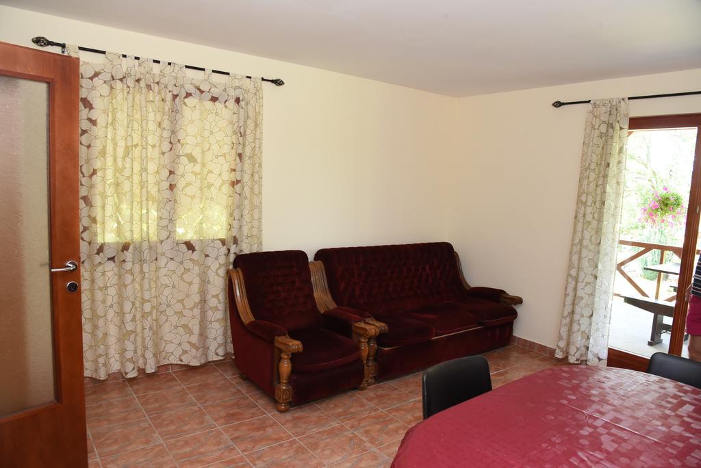 Holiday Home Kucica Na Drvetu Banja Koviljača Екстериор снимка