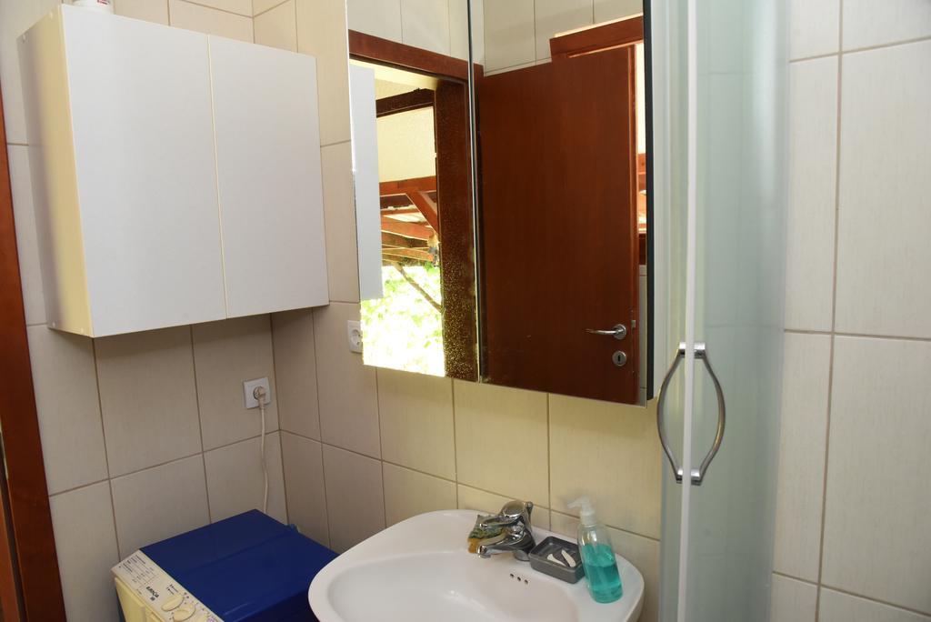 Holiday Home Kucica Na Drvetu Banja Koviljača Екстериор снимка