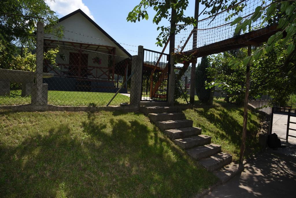 Holiday Home Kucica Na Drvetu Banja Koviljača Екстериор снимка