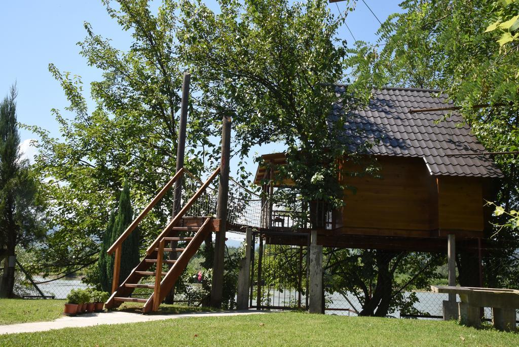 Holiday Home Kucica Na Drvetu Banja Koviljača Екстериор снимка
