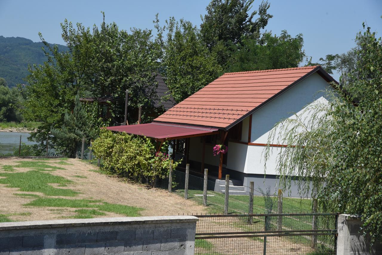 Holiday Home Kucica Na Drvetu Banja Koviljača Екстериор снимка